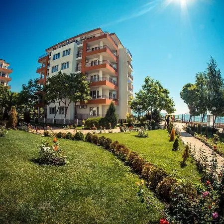 Riviera Apartman *